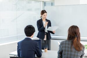 【2026年最新】従業員のSNS投稿から炎上が起きる5つのパターン！研修担当者が押さえたい防ぎ方