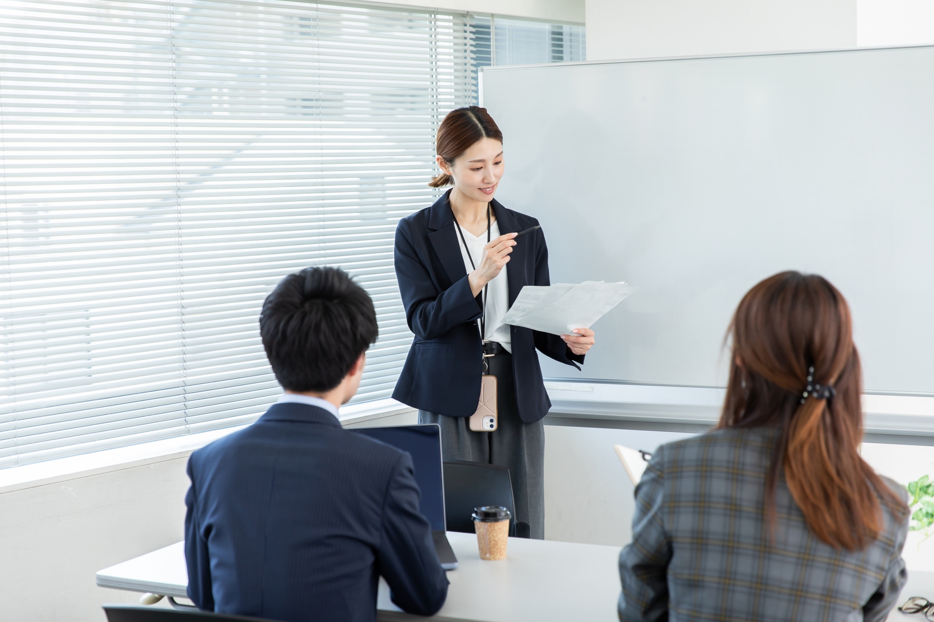 【2026年最新】従業員のSNS投稿から炎上が起きる5つのパターン！研修担当者が押さえたい防ぎ方
