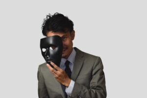 匿名アカウントでも特定されます。SNSの悪口が招くリスクとその仕組み