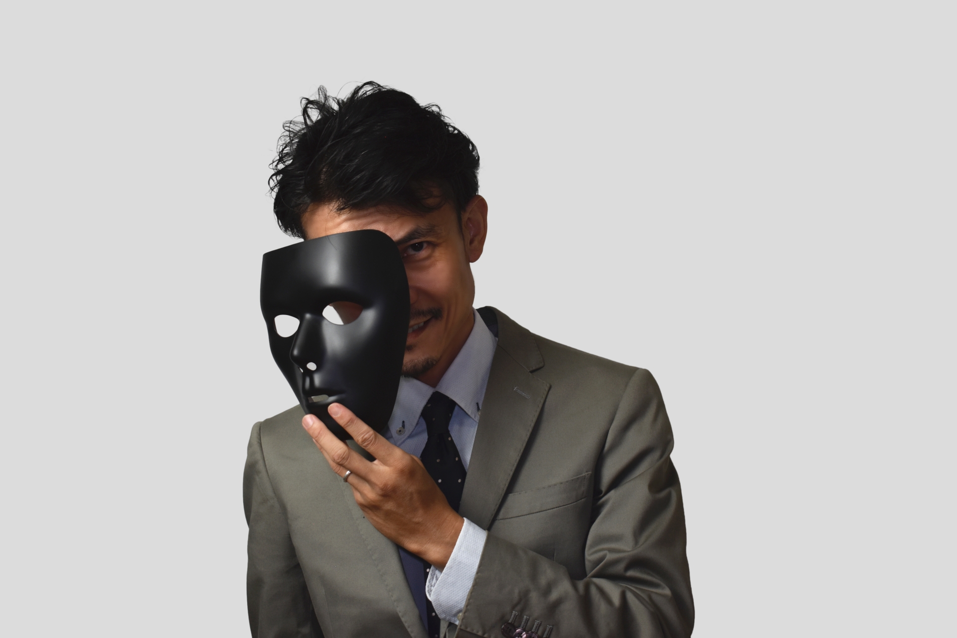 匿名アカウントでも特定されます。SNSの悪口が招くリスクとその仕組み
